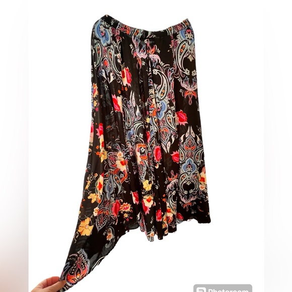 Cupio vibrant, colorful, flowing maxi skirt. Beautiful can be dressed up or down - Picture 4 of 10